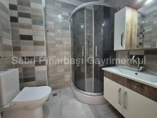 SABRİ PINARBAŞI'dan ALTINKUM'da SATILIK EBEVEYN BANYOLU DOĞALGAZLI 2+1 DAİRE