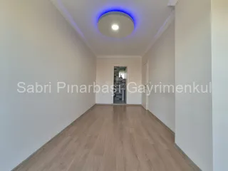 SABRİ PINARBAŞI'dan ALTINKUM'da SATILIK EBEVEYN BANYOLU DOĞALGAZLI 2+1 DAİRE