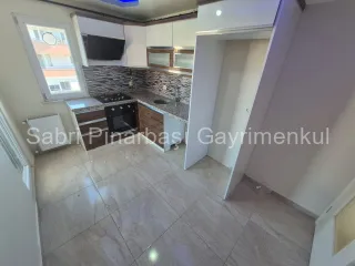 SABRİ PINARBAŞI'dan ALTINKUM'da SATILIK EBEVEYN BANYOLU DOĞALGAZLI 2+1 DAİRE