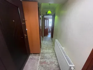 SABRİ PINARBAŞI'dan ALTINOLUK MERKEZ'de SATILIK KALORİFERLİ ARAKAT 2+1 DAİRE