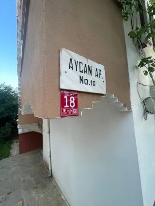 SABRİ PINARBAŞI'dan ALTINOLUK MERKEZ'de SATILIK KALORİFERLİ ARAKAT 2+1 DAİRE
