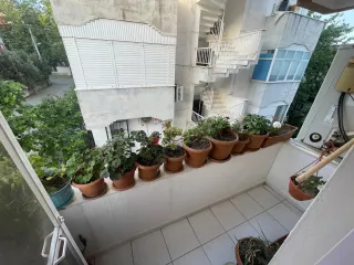 SABRİ PINARBAŞI'dan ALTINOLUK MERKEZ'de SATILIK KALORİFERLİ ARAKAT 2+1 DAİRE