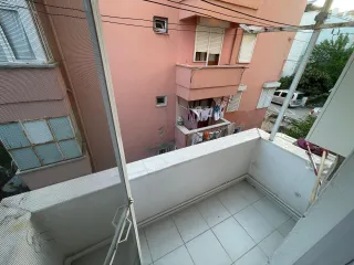 SABRİ PINARBAŞI'dan ALTINOLUK MERKEZ'de SATILIK KALORİFERLİ ARAKAT 2+1 DAİRE
