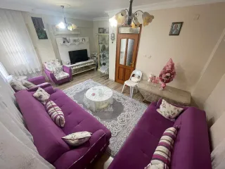 SABRİ PINARBAŞI'dan ALTINOLUK MERKEZ'de SATILIK KALORİFERLİ ARAKAT 2+1 DAİRE