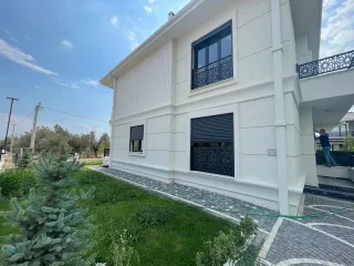 SABRİ PINARBAŞI'dan ZEYTİNLİ'de SATILIK MÜSTAKİL VİLLA