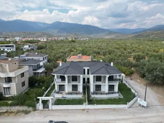 SABRİ PINARBAŞI'dan ZEYTİNLİ'de SATILIK MÜSTAKİL VİLLA