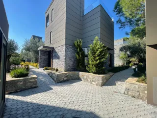 SABRİ PINARBAŞI'dan GÜRE'de EŞSİZ MİMARİLİ SATILIK MÜSTAKİL VİLLA