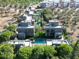 SABRİ PINARBAŞI'dan GÜRE'de EŞSİZ MİMARİLİ SATILIK MÜSTAKİL VİLLA