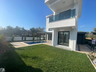 SABRİ PINARBAŞI'dan GÜRE'de TEK MÜSTAKİL HAVUZLU ULTRA LÜKS SATILIK VİLLA